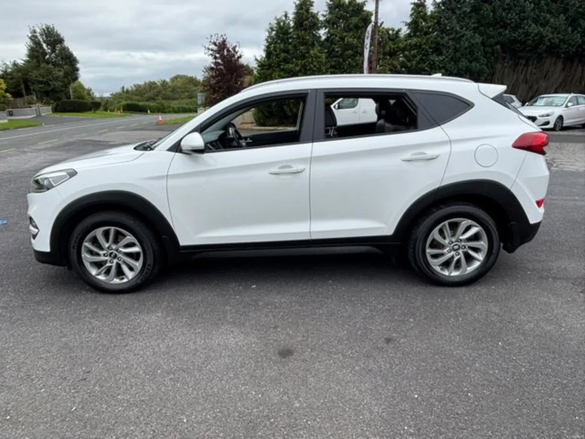 Hyundai Tucson 1.7crdi Executive 5DR - Image 4