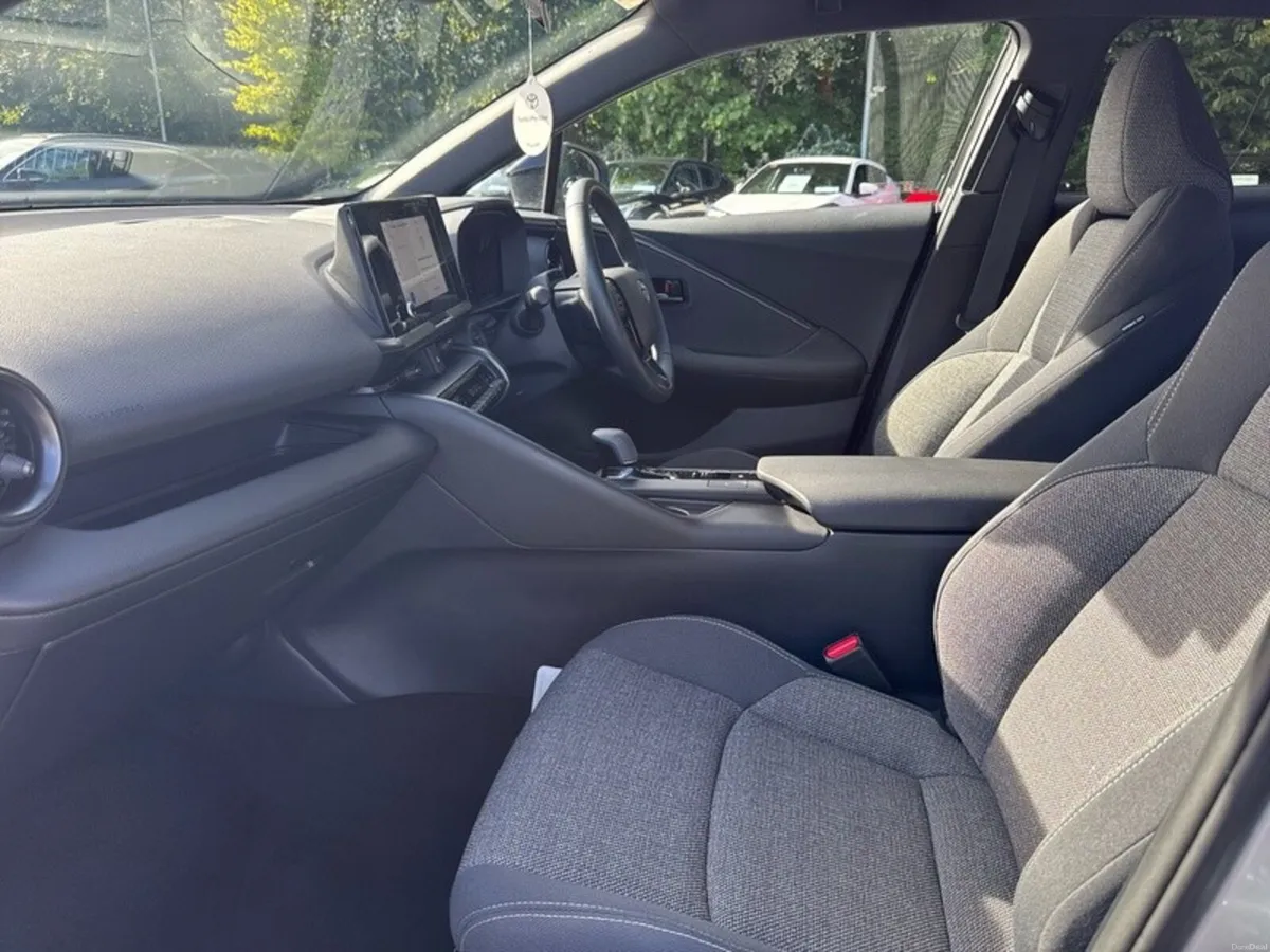 Toyota C-HR C-HR HEV SPORT - Image 6