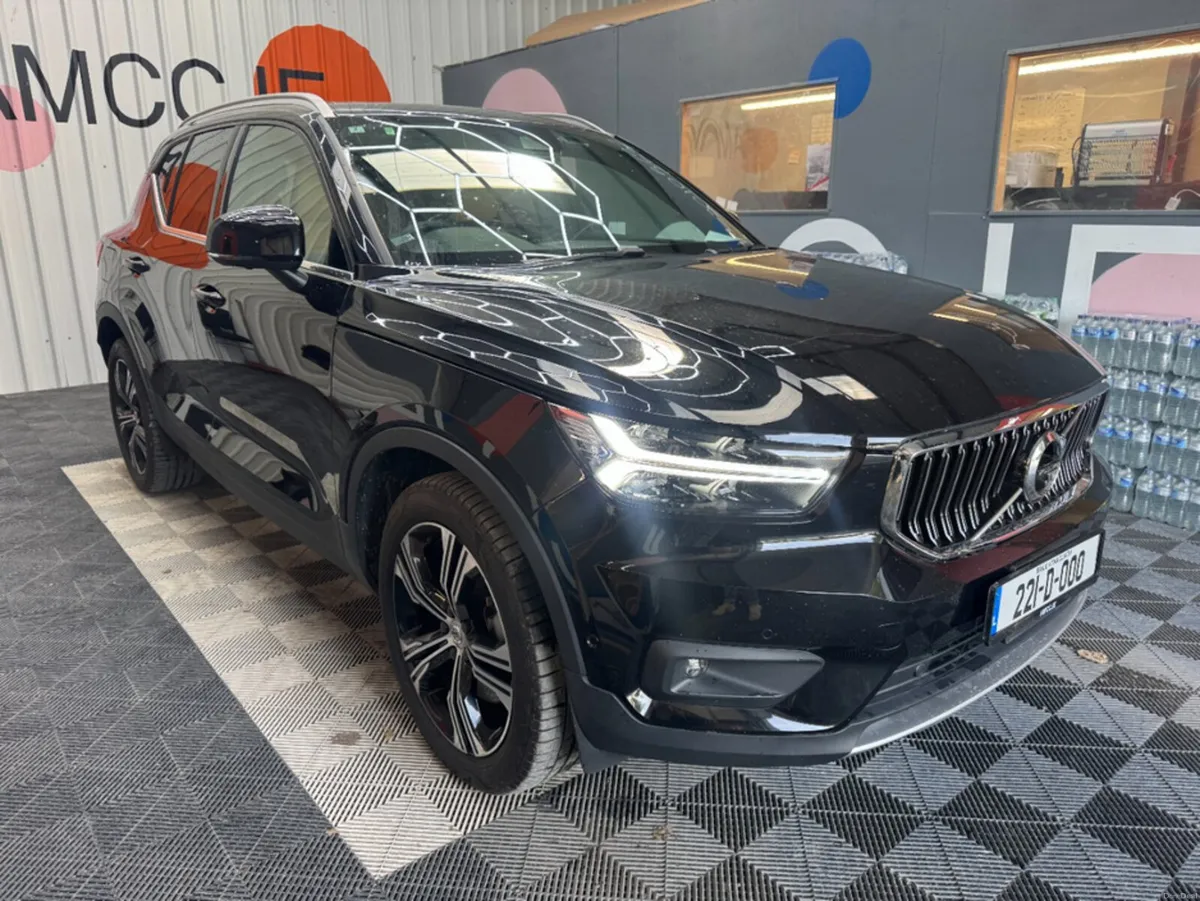Volvo XC40 2022 VOLVO Xc40 RECHARGE PLUG-IN HYBRID - Image 1