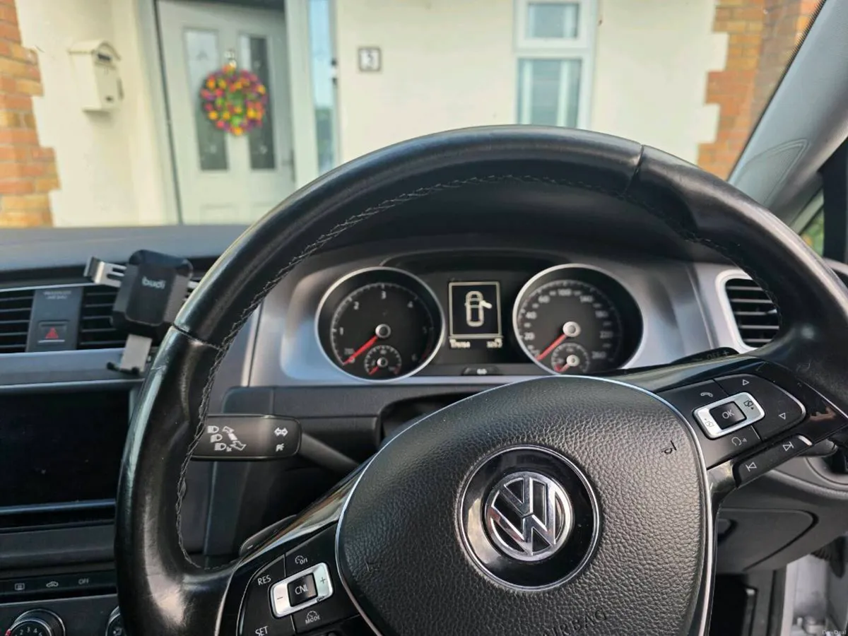 VW Golf 1.6TDI Automatic - Image 6