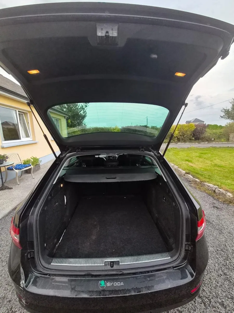 2017 Skoda superb estate - Image 6