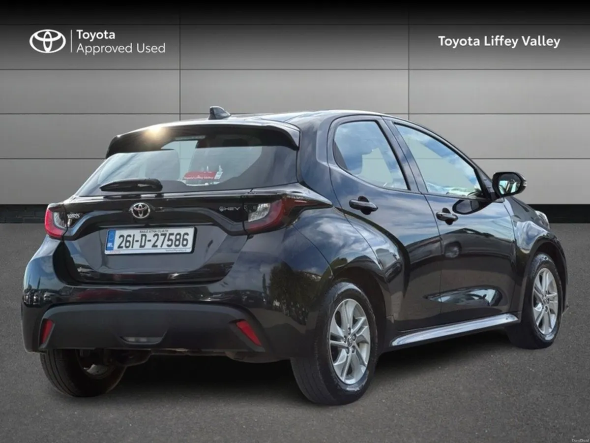 Toyota Yaris Yaris HEV Luna - Image 2