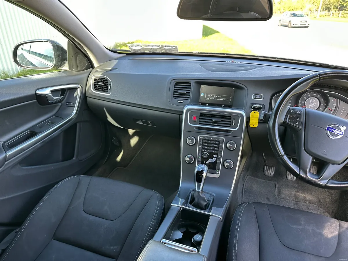 Volvo V60 2017 New NCT 09/28 - Image 5