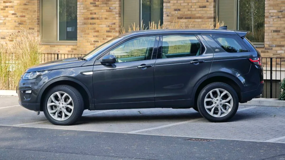 Land Rover Discovery Sport HSE NCT TAX LOW MILEAGE - Image 4