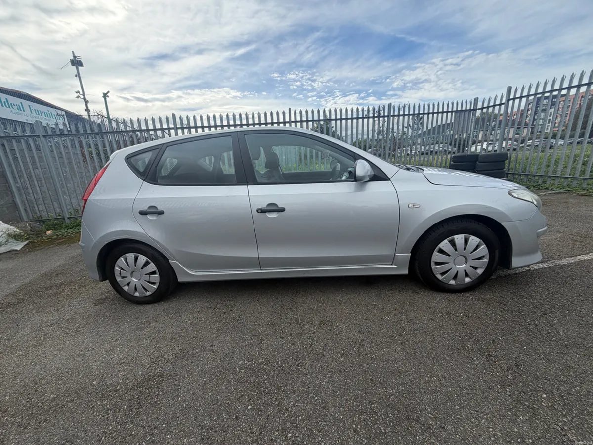 Hyundai i30 1.6 CRDI - Image 2