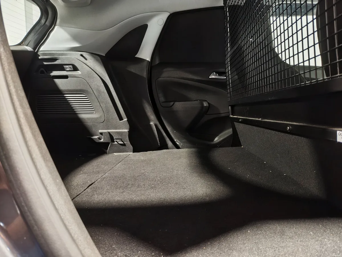 Opel Crossland X COMMERCIAL 2022 1.5 DIESEL - Image 6