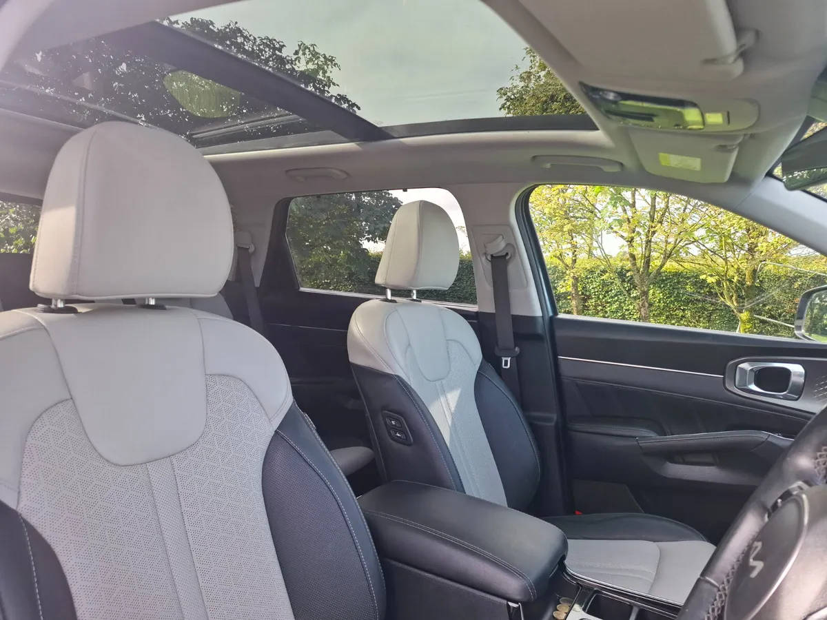 Kia Sorento 2023 - Image 3