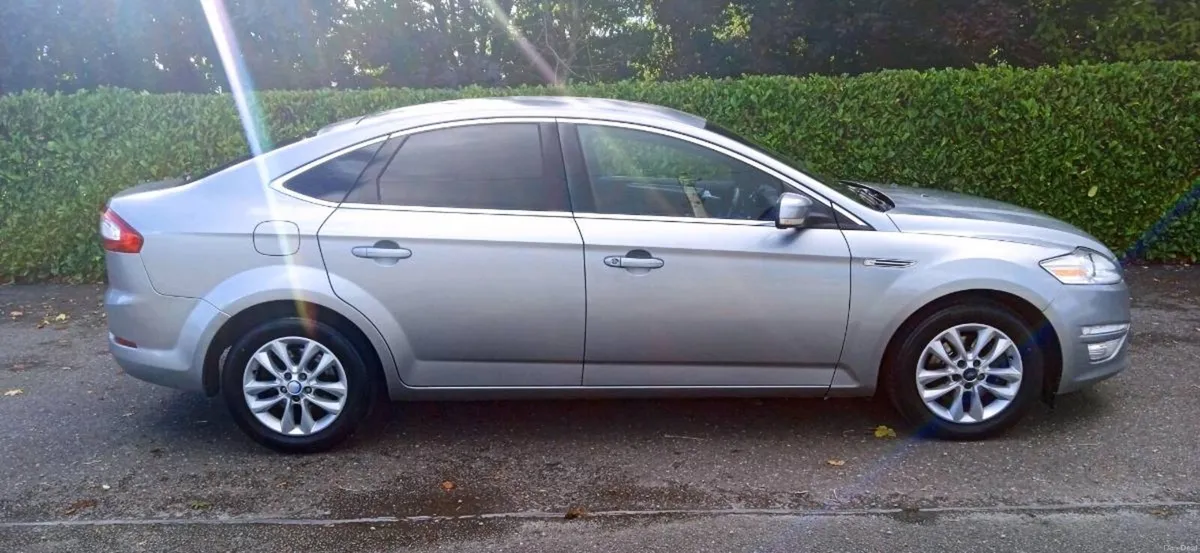 AUTOMATIC  TITANIUM FORD MONDEO - Image 1