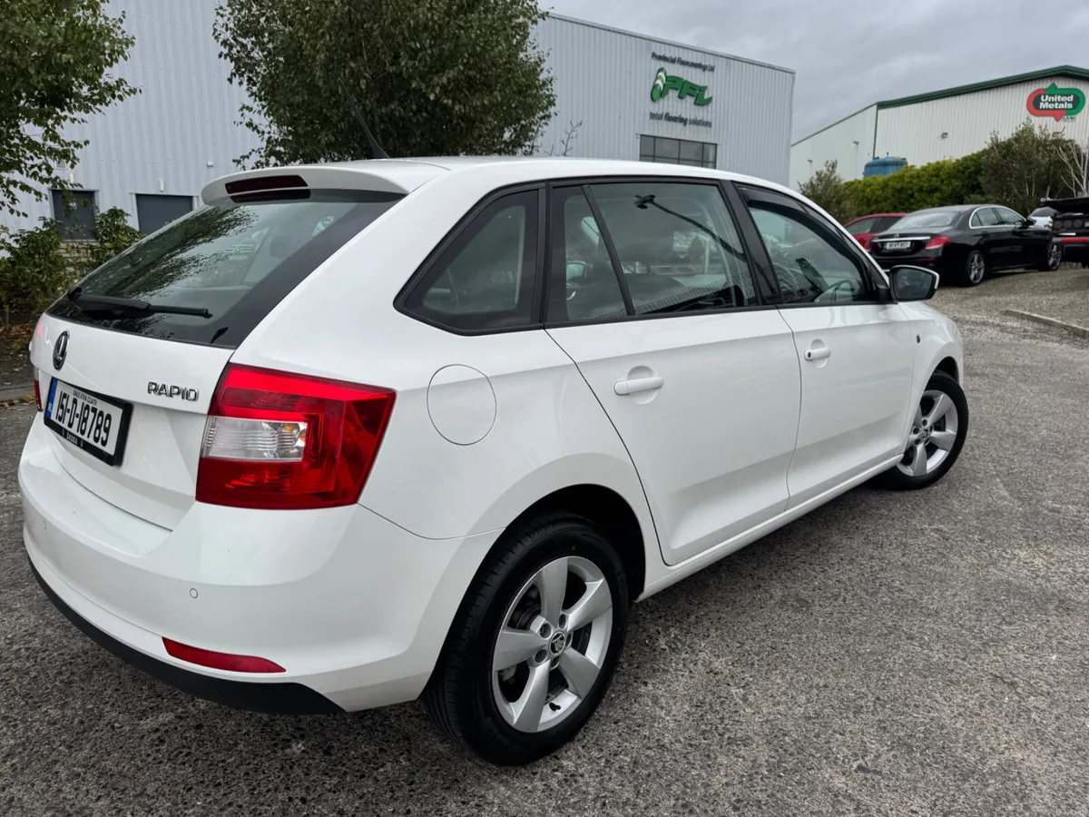 Skoda Rapid 2015 - Image 3