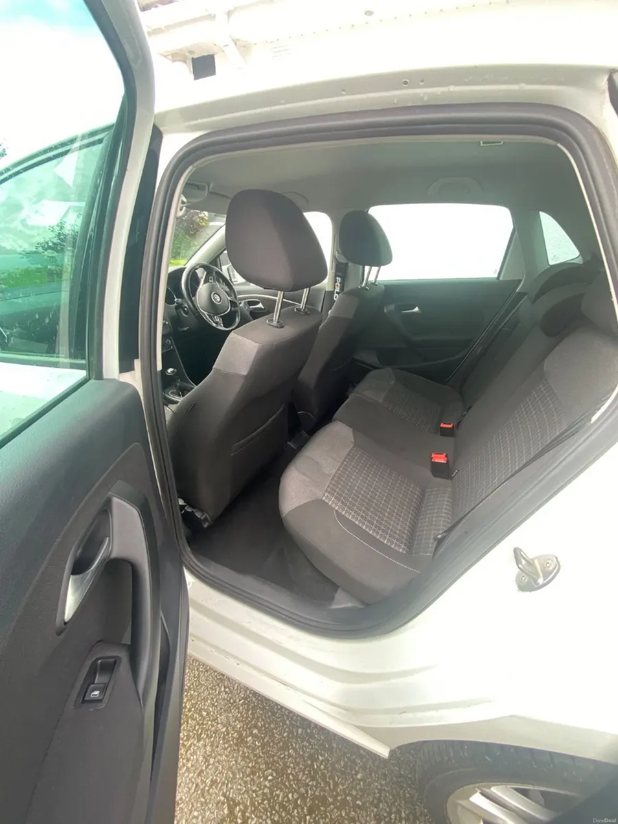 Volkswagen Polo 2015 - Image 4