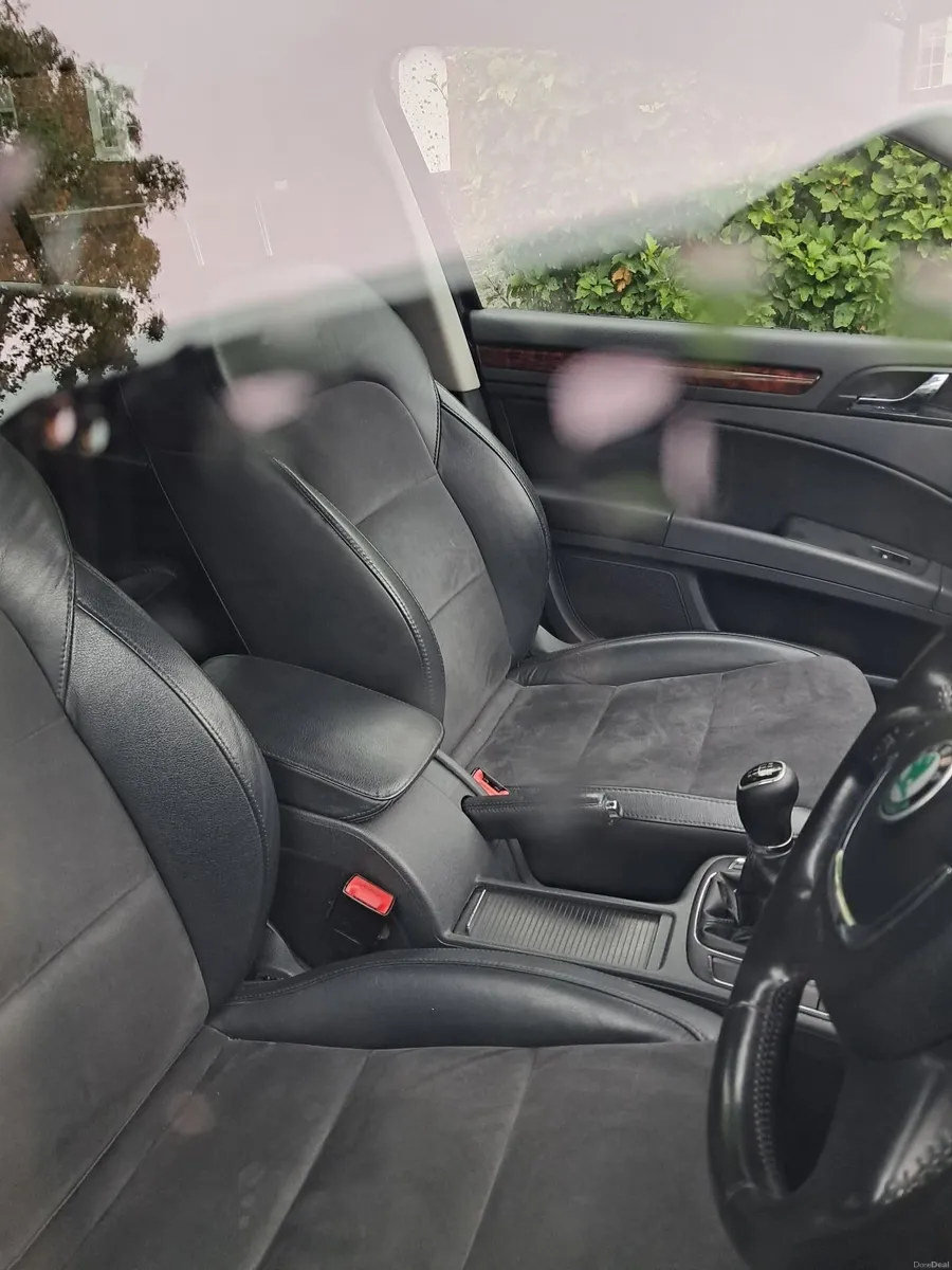 Skoda Superb 2013 - Image 6