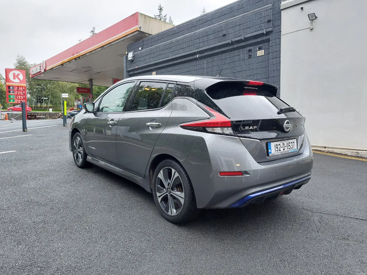 Nissan Leaf 2019 40KW EV SV PREMIUM COLD PACK - Image 5