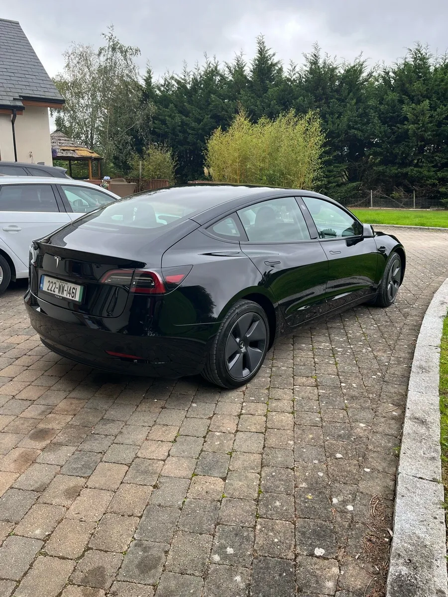Tesla Model 3 RWD Very Low Milage Stunning Car - Image 4