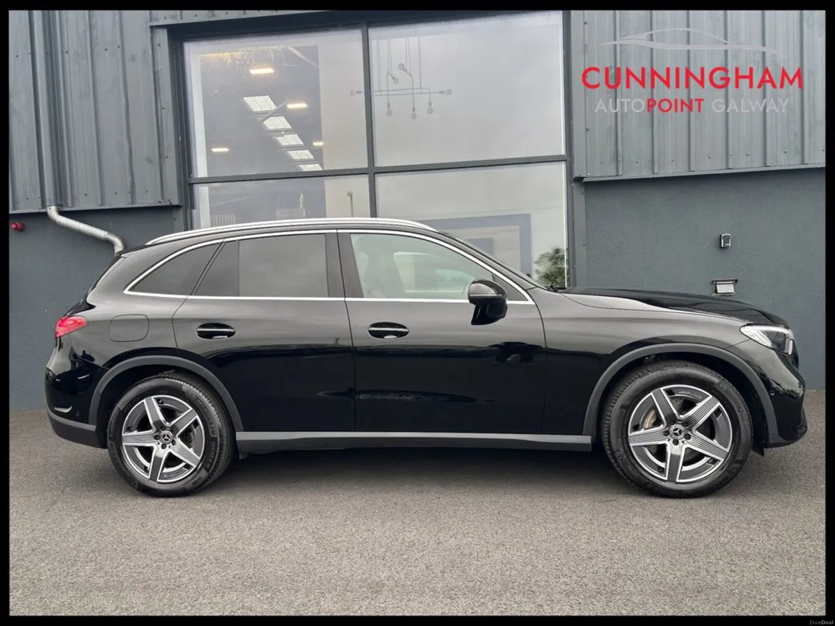 Mercedes-Benz GLC 220d 4-Matic AMG Line Plus - Image 3