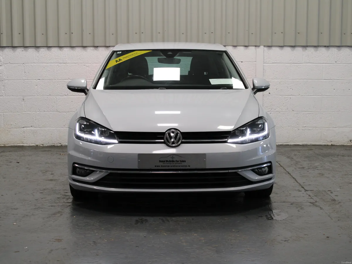 2018 Volkswagen Golf Highline Pearl - Image 2