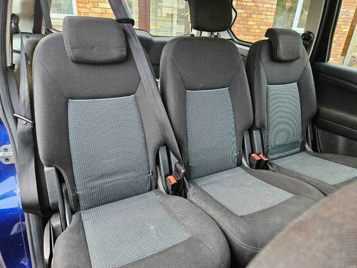 151 Ford Galaxy - Image 5