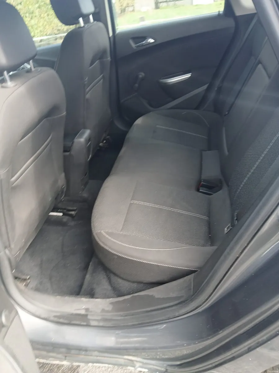 Car - Image 5