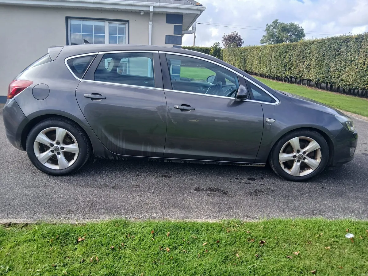 Car - Image 3