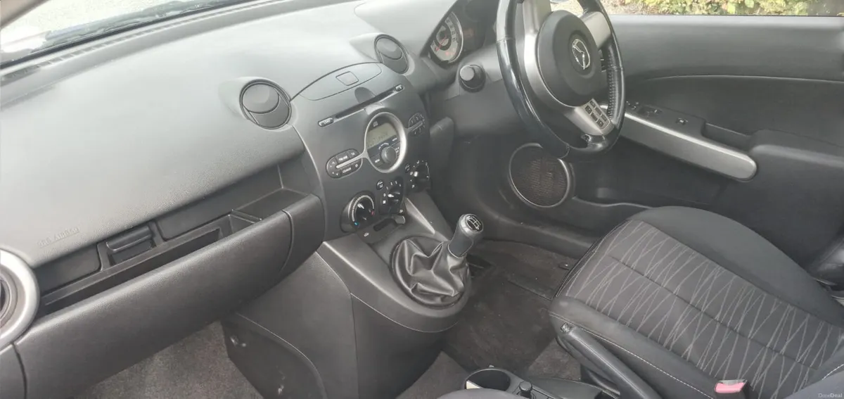 Mazda 2 - Image 5