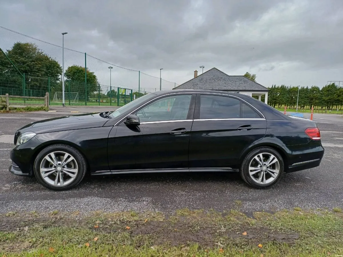 Mercedes E220 Automatic - Image 4