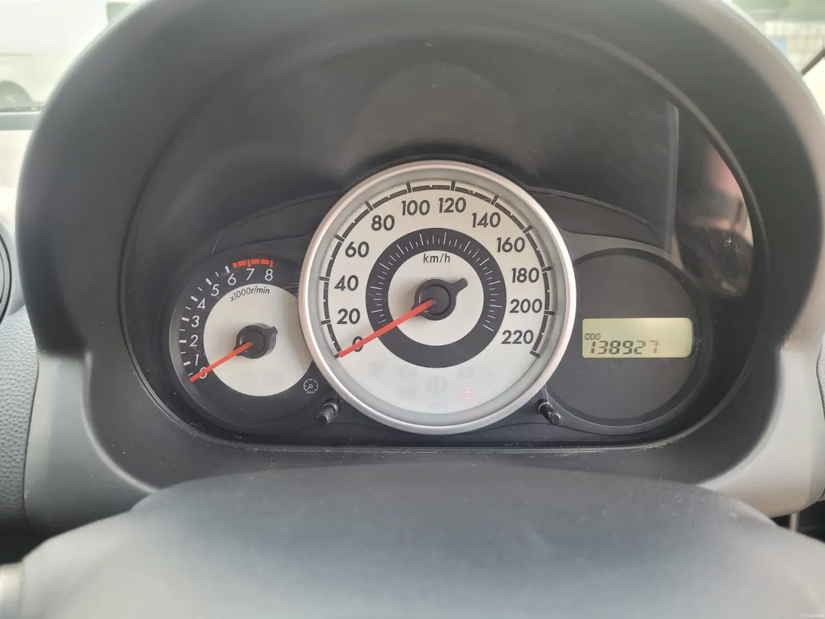 Mazda 2 2009 - Image 4