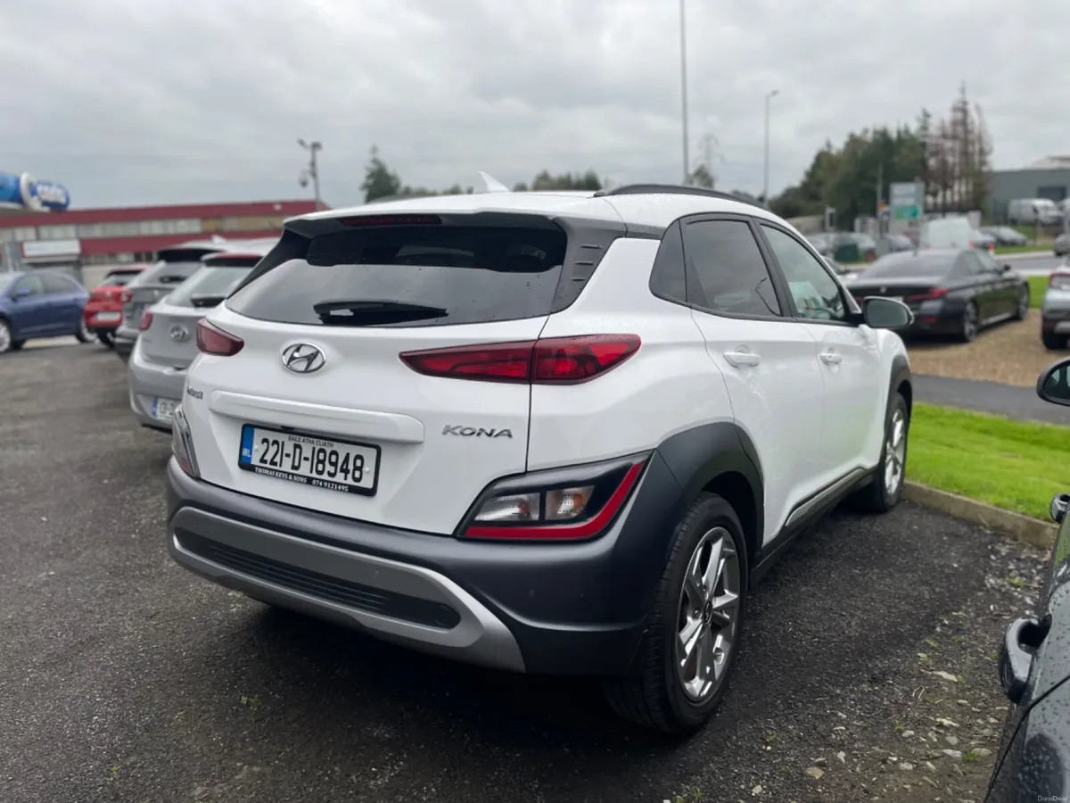 2022 Hyundai KONA  1.0 T-GDI Executive - Image 3