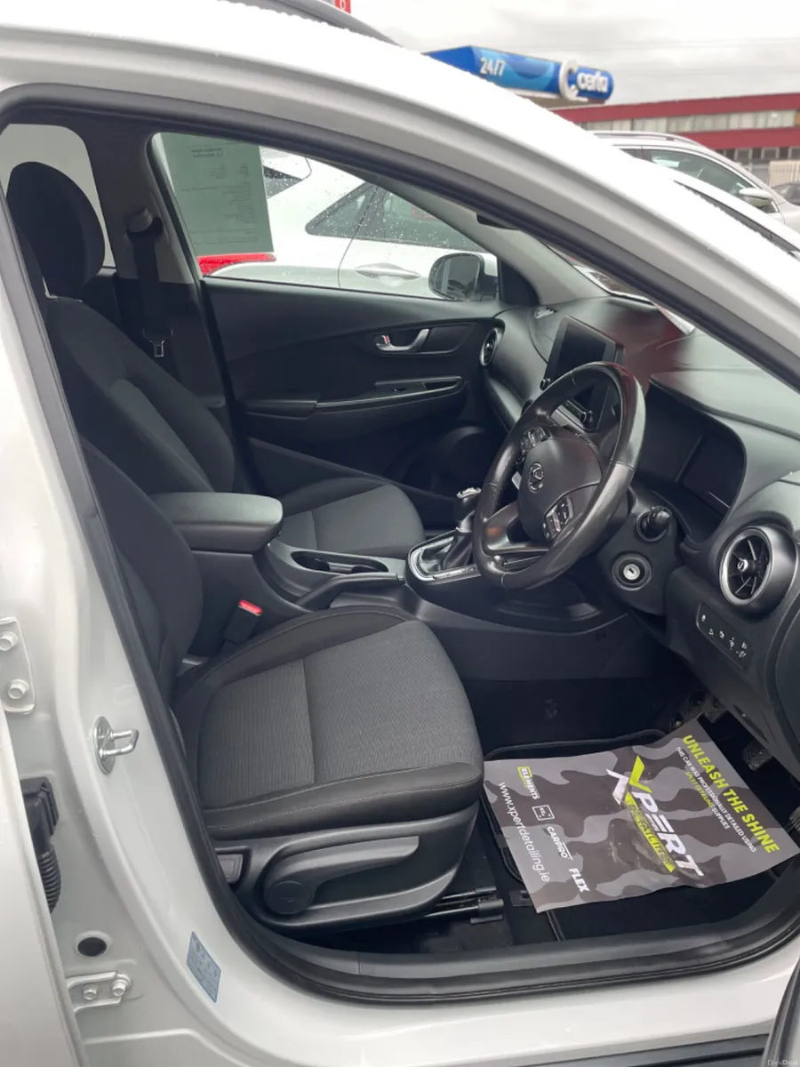 2022 Hyundai KONA  1.0 T-GDI Executive - Image 5
