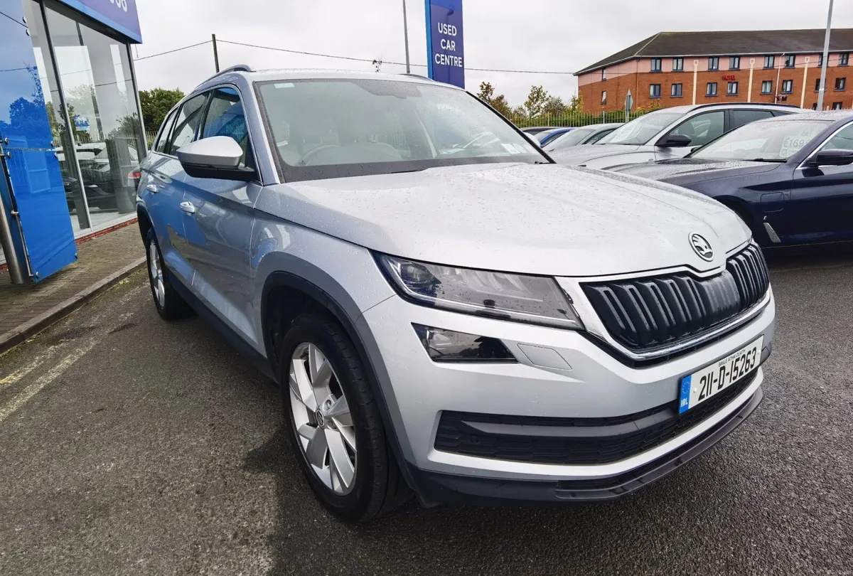 SKODA KODIAQ 2.0TDI STYLE DSG AUTOMATIC *7 SEATER* - Image 3