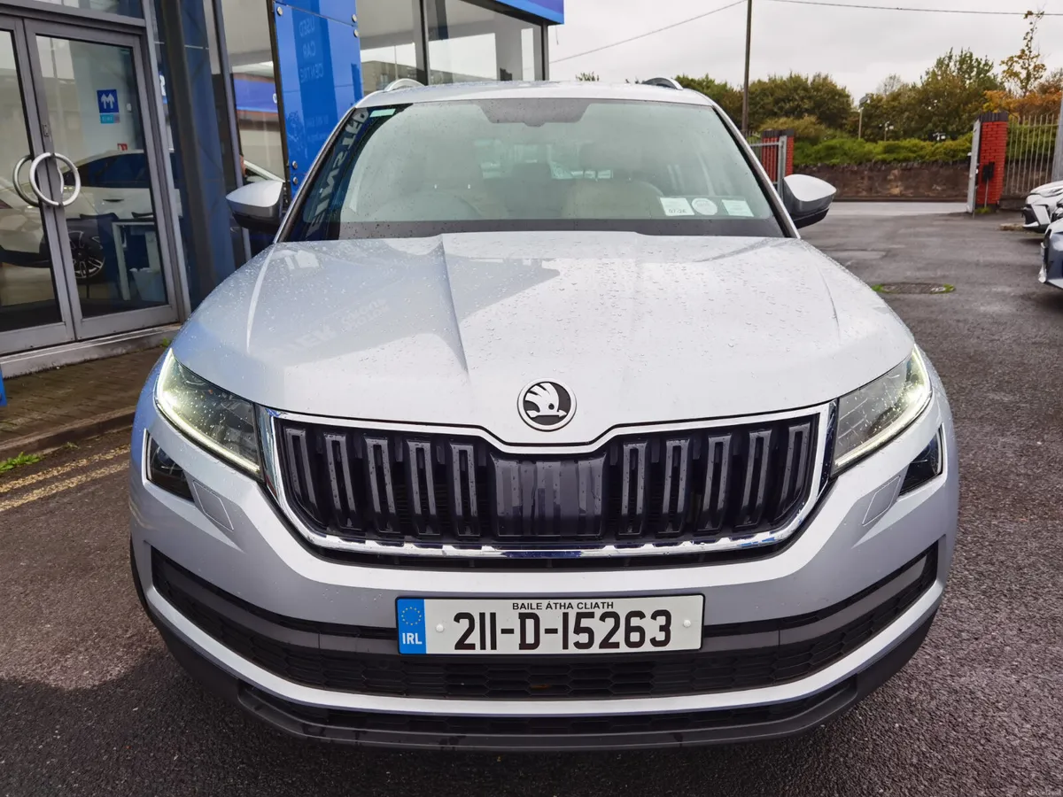 SKODA KODIAQ 2.0TDI STYLE DSG AUTOMATIC *7 SEATER* - Image 2