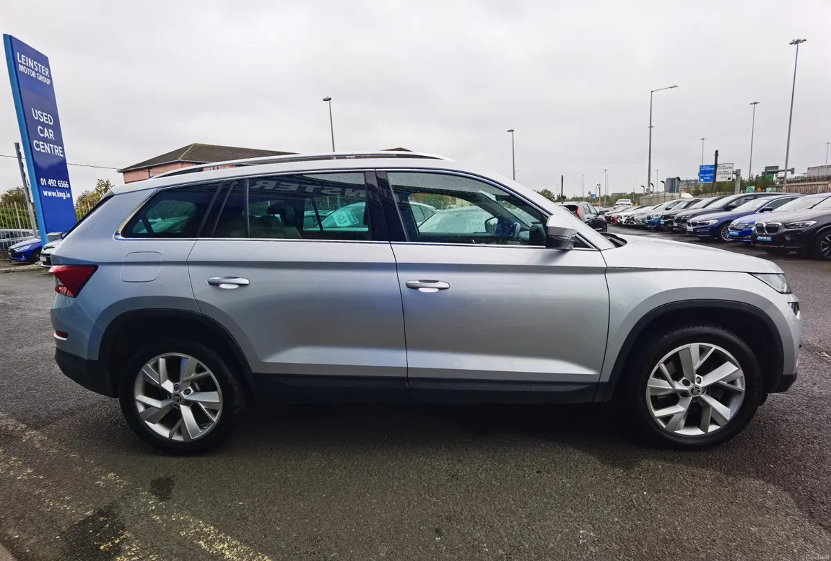 SKODA KODIAQ 2.0TDI STYLE DSG AUTOMATIC *7 SEATER* - Image 4
