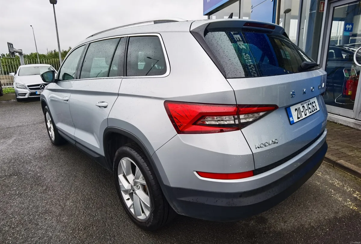 SKODA KODIAQ 2.0TDI STYLE DSG AUTOMATIC *7 SEATER* - Image 6
