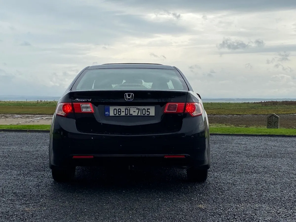 Honda Accord 2008 - Image 2