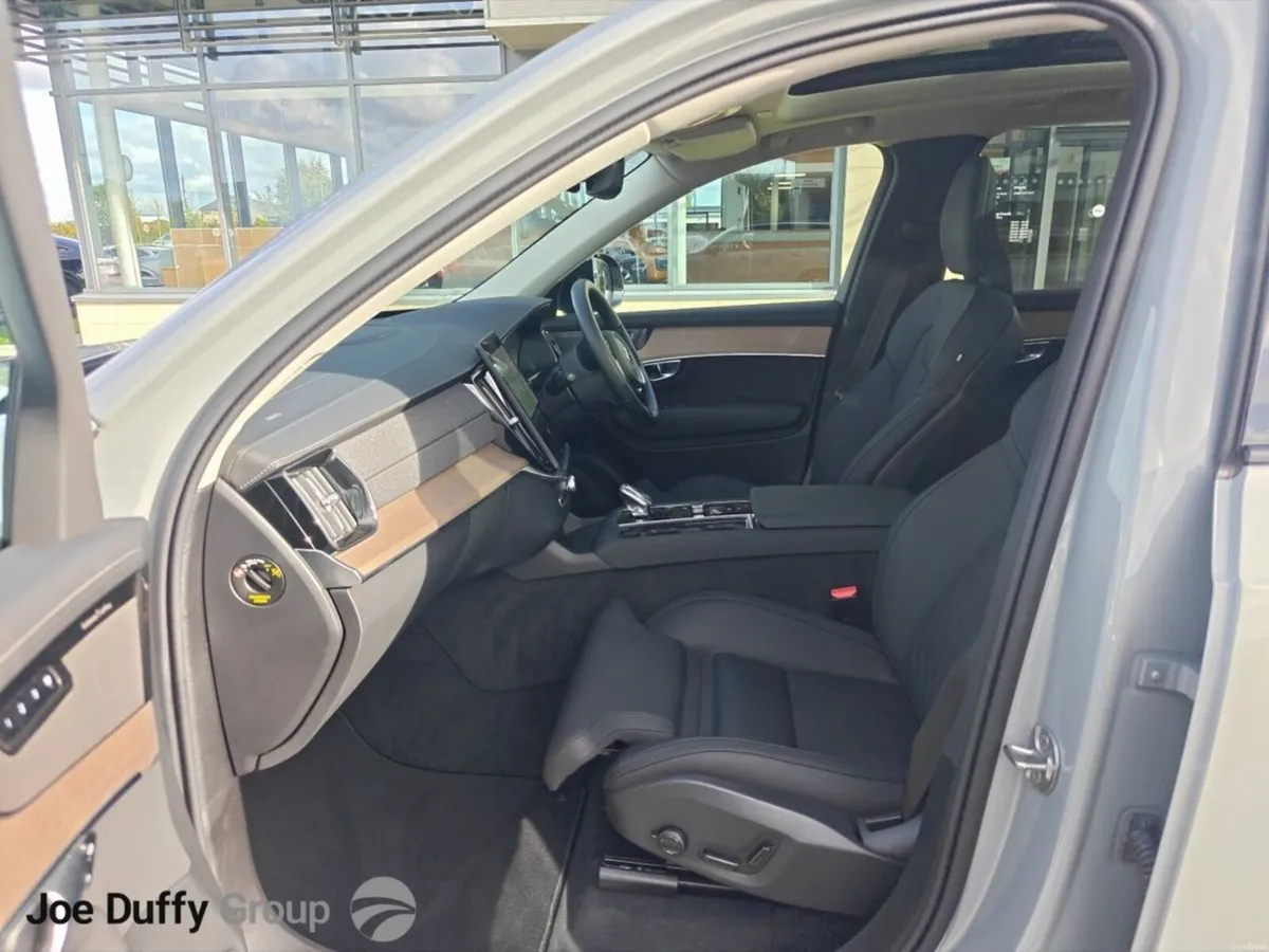 Volvo XC90 Plus T8 455hp *251* - Image 6