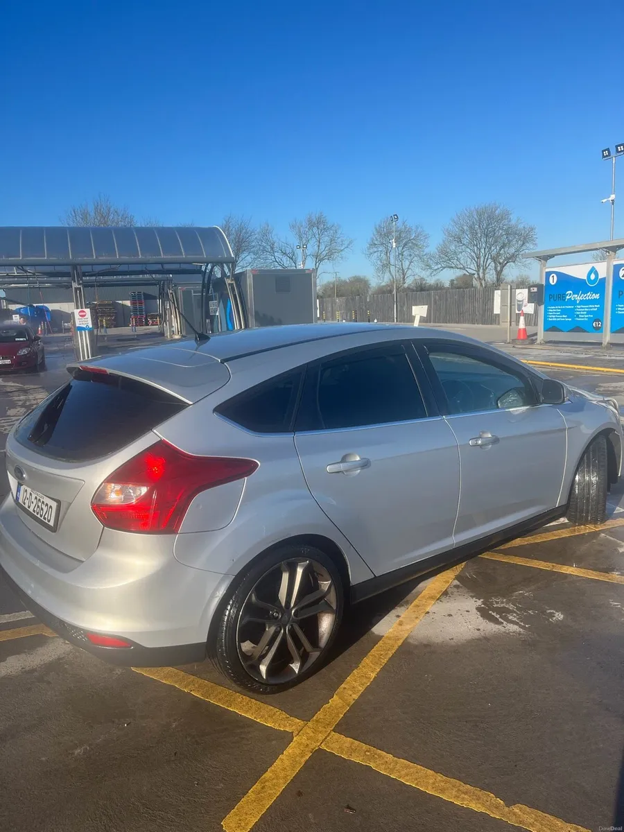 Ford Focus 2012 - Image 2