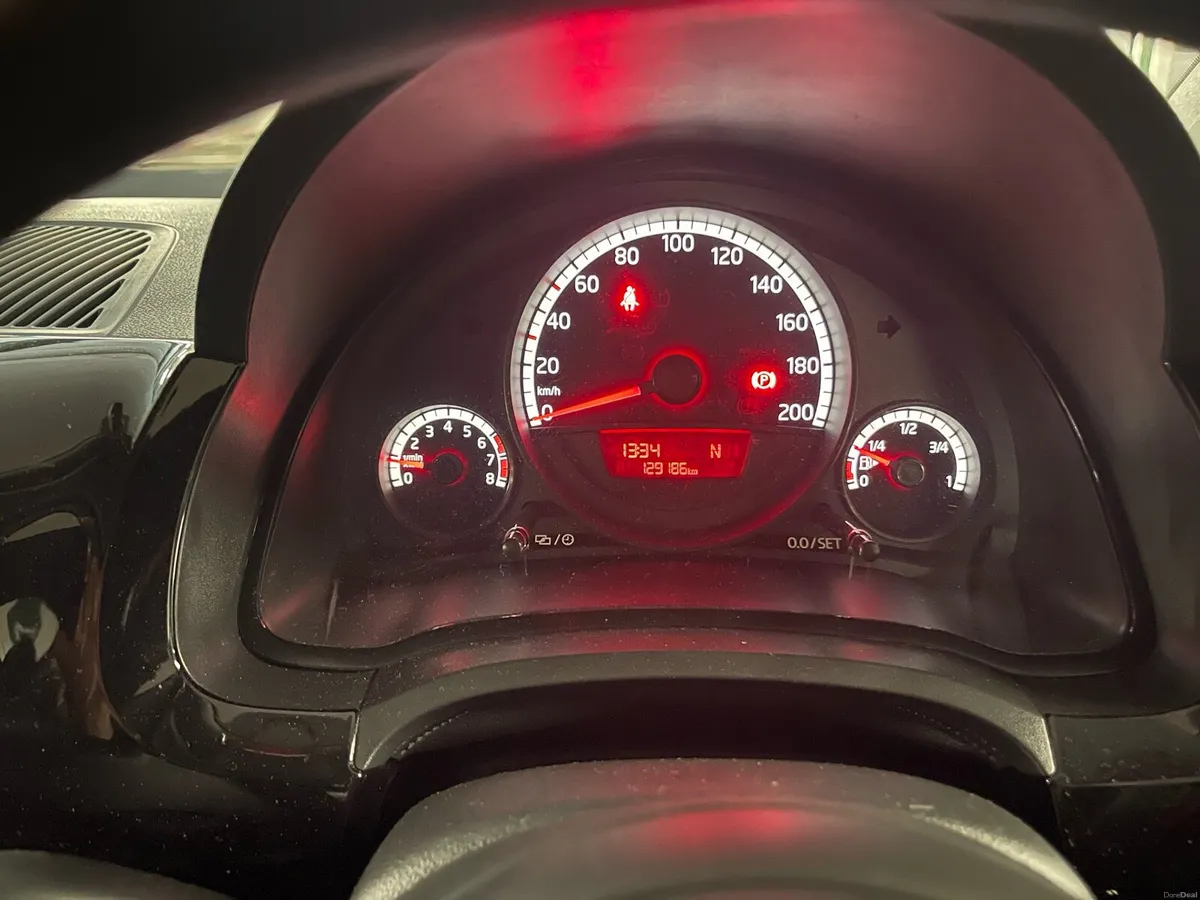 Volkswagen Up 2013 Automatic - Image 5