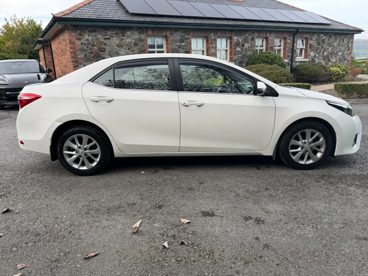 2015 Toyota Corolla 1.4 D4D Luna 4DR - Image 6