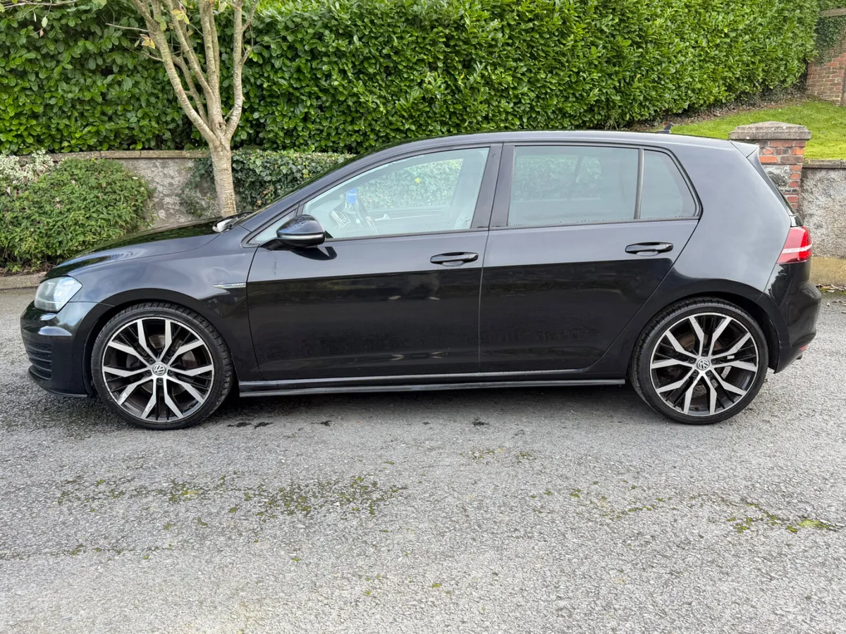 2015 Volkswagen Golf 2.0 TDI GTD 184PS 5DR Auto - Image 2
