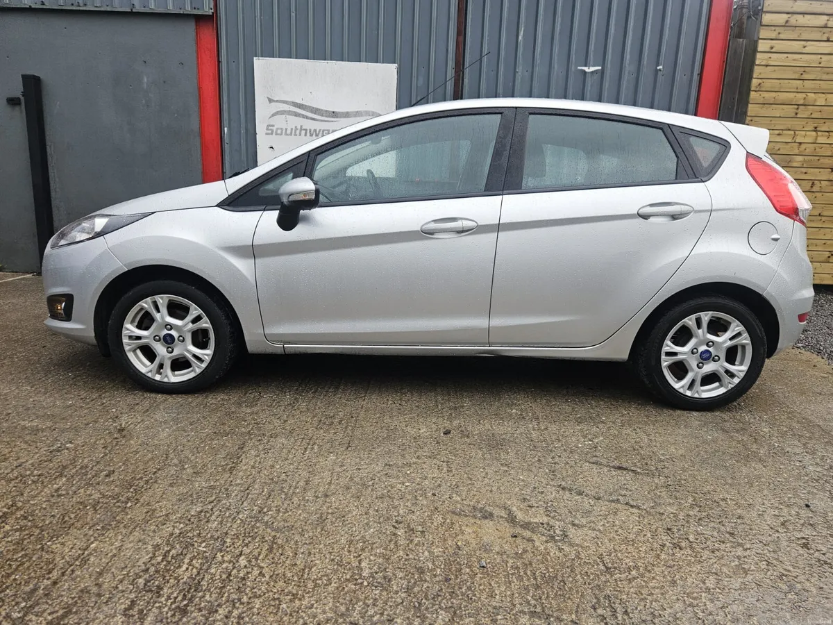 2015 Ford Fiesta 1.2 Z-TEC - Image 2