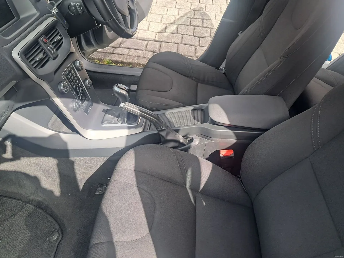 Volvo V40 2016 - Image 5