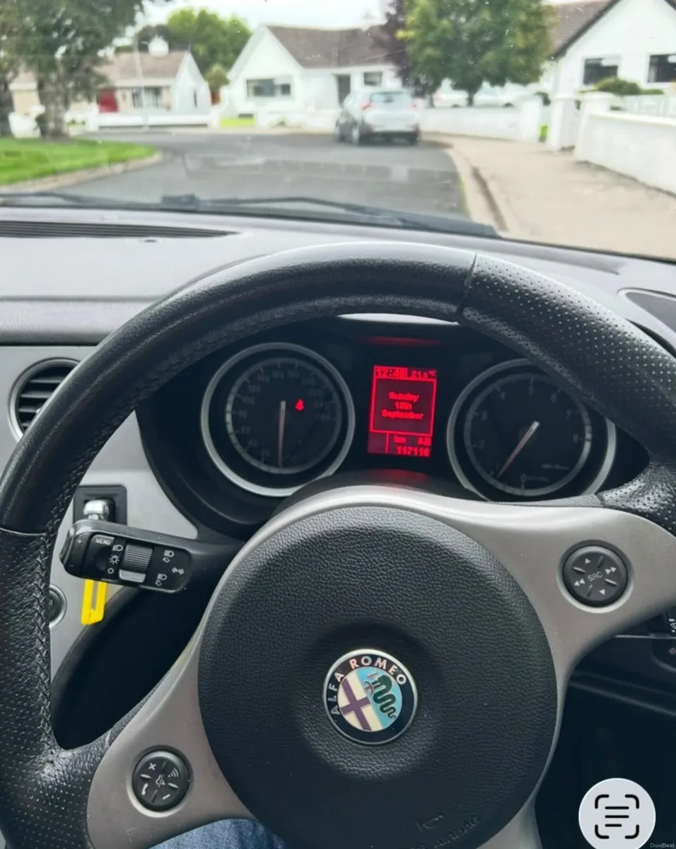 Alfa Romeo 159 one owner low mileage - Image 2