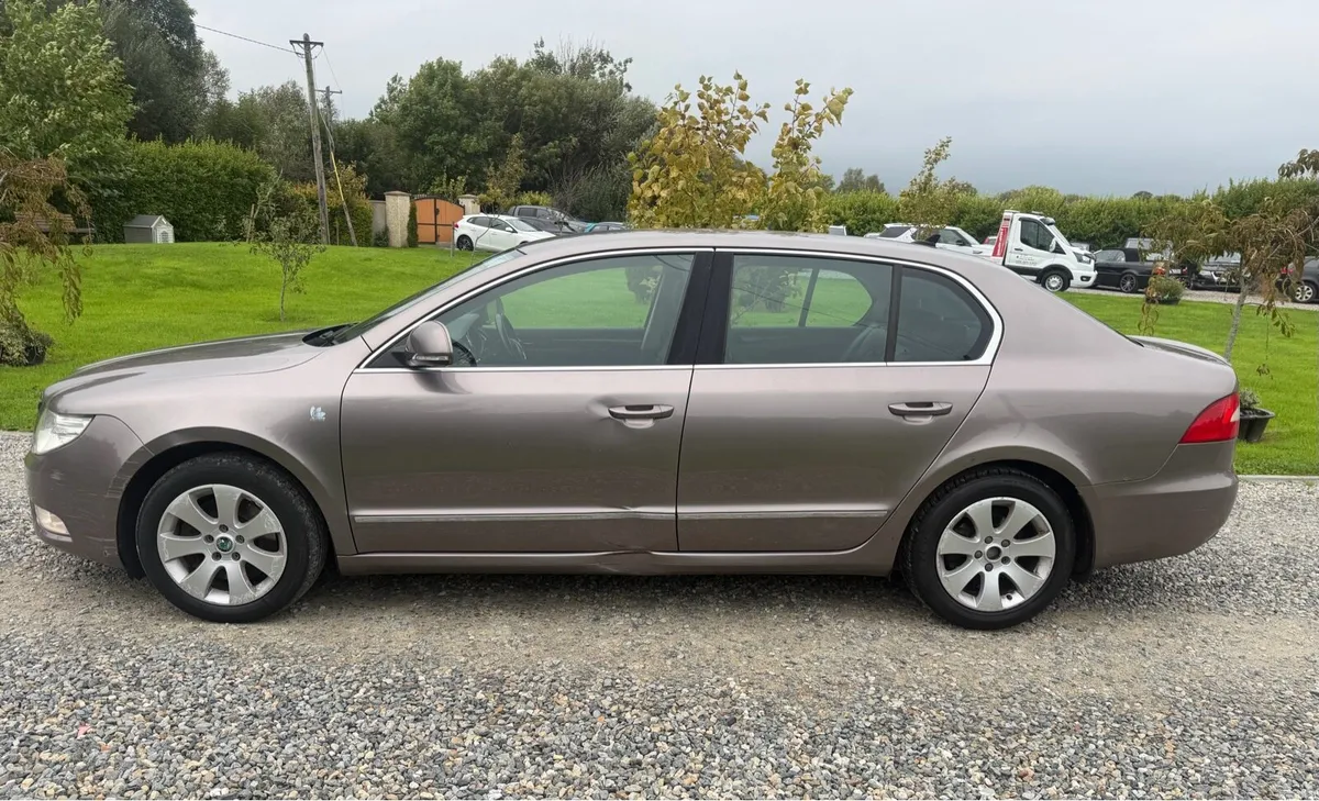 Skoda Superb Taxed & Tested - Image 3