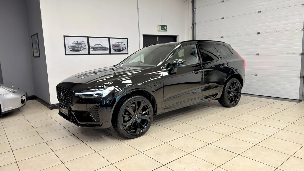 Volvo XC60 T6 AWD Plus Black Edition - Image 4