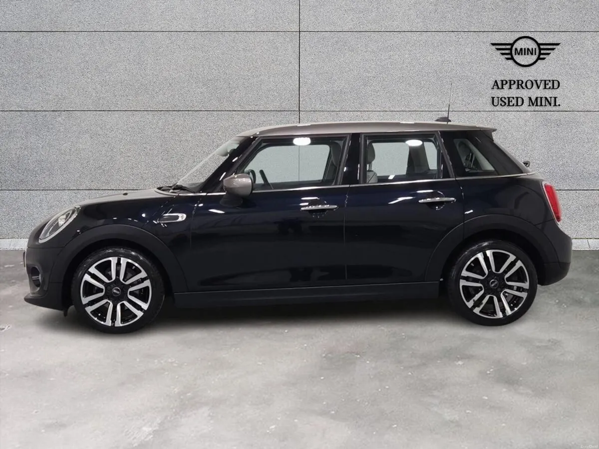 Mini Cooper 5-Door Cooper Exclusive - Image 3