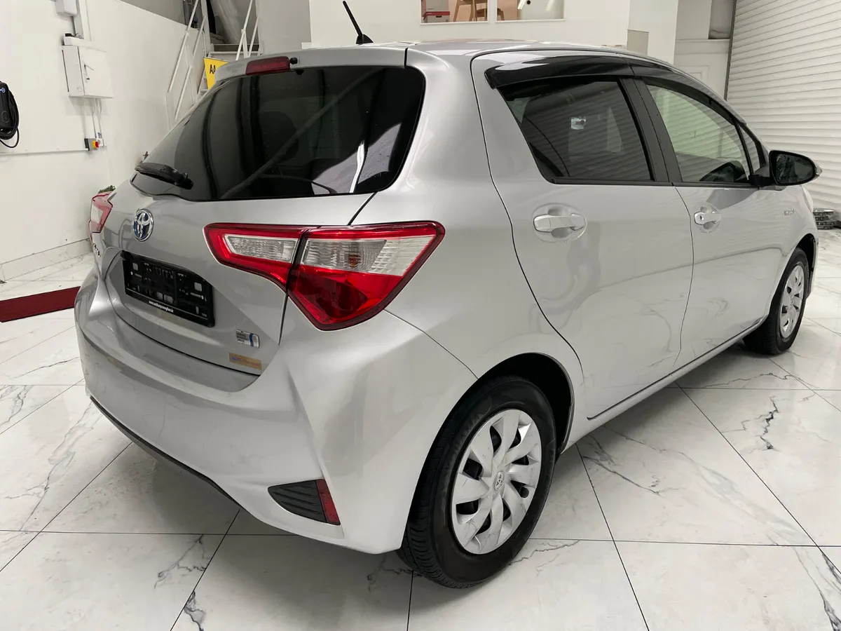 2018 Toyota Yaris 1.5 VVTi Hybrid Auto - Image 4