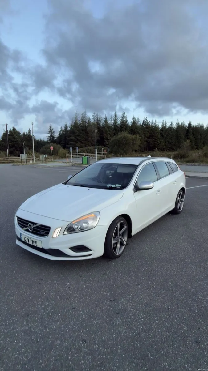 Volvo V60 R-Design 1.6D - Image 1