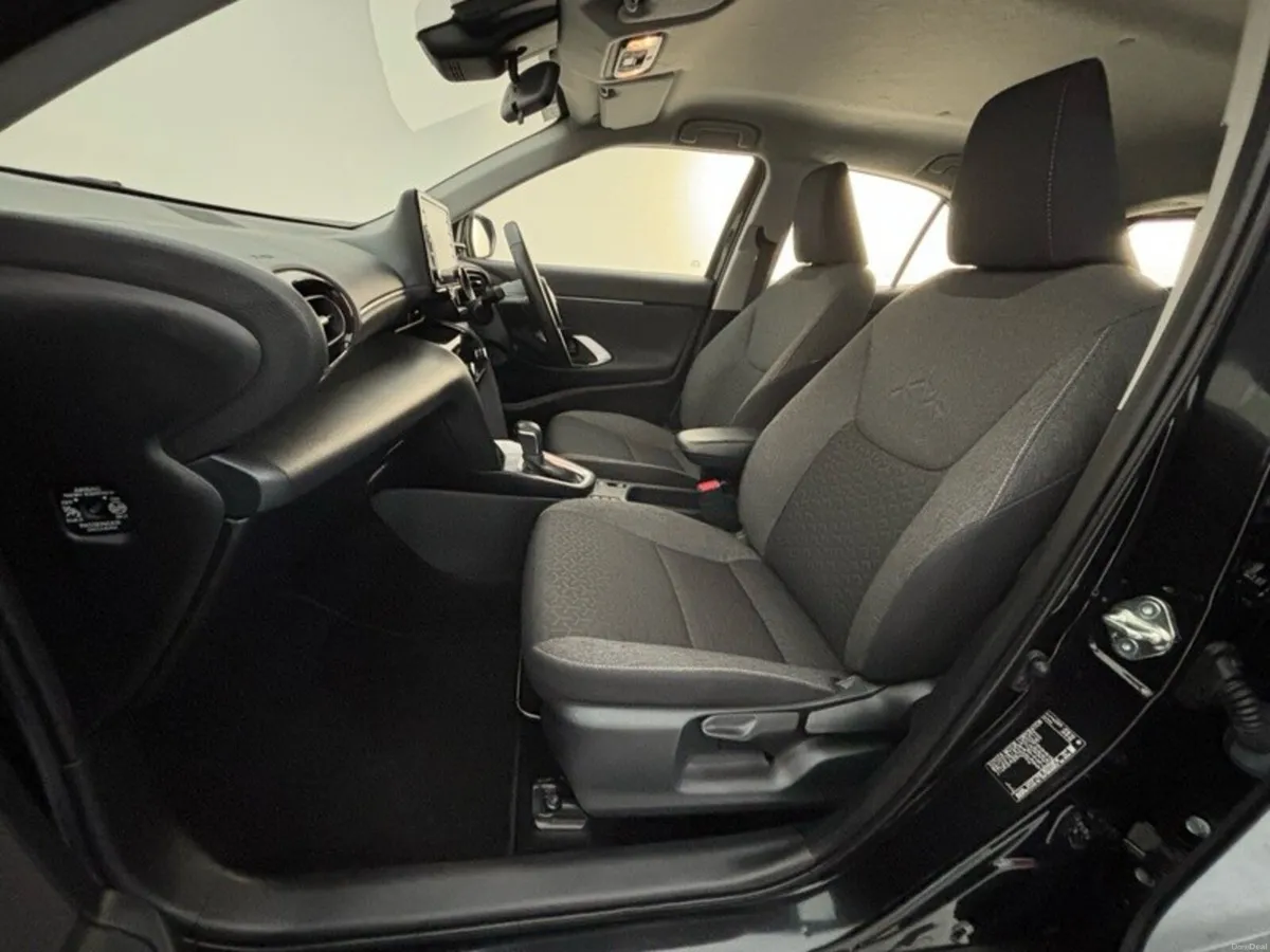 Toyota Yaris Cross YARIS CROSS LUNA - Image 6