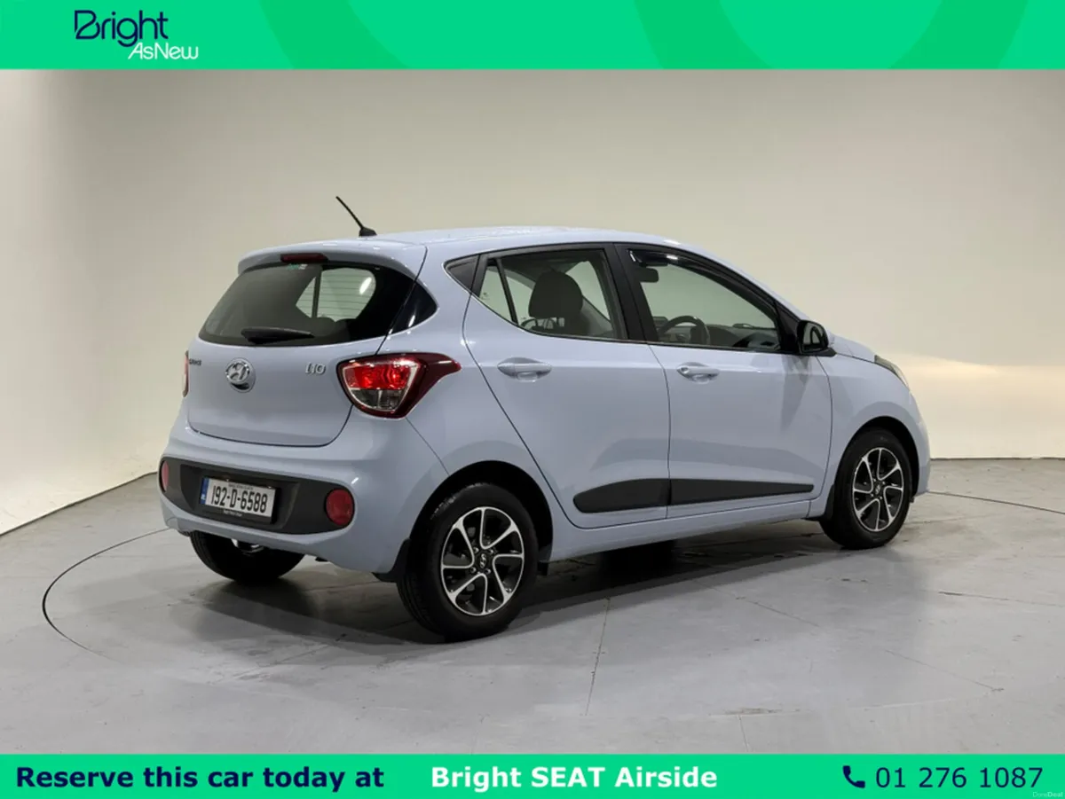 Hyundai i10 DELUXE 4DR - Image 5