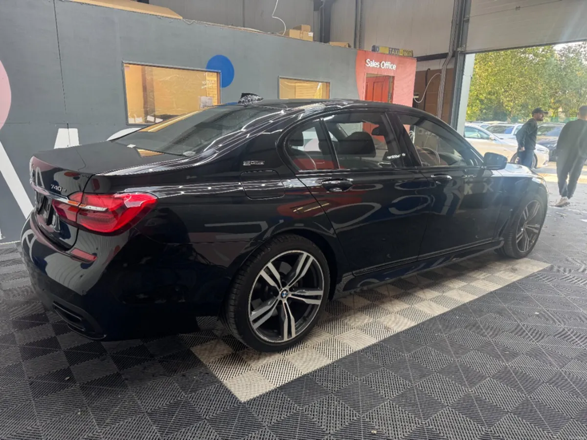 BMW 7-Series 2017 BMW 740E IPERFORMANCE M-SPORT 2. - Image 3