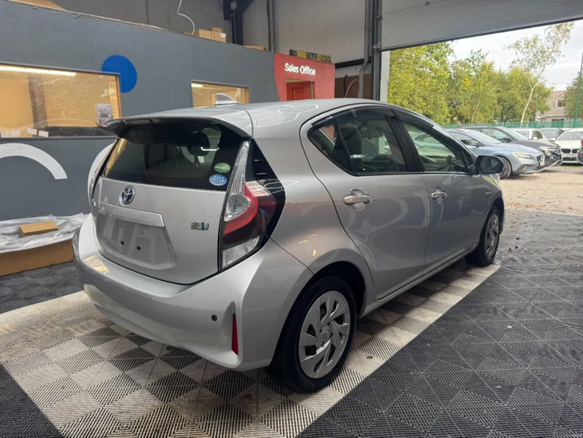 Toyota Aqua 2019 TOYOTA AQUA L HYBRID AUTOMATIC 1. - Image 3
