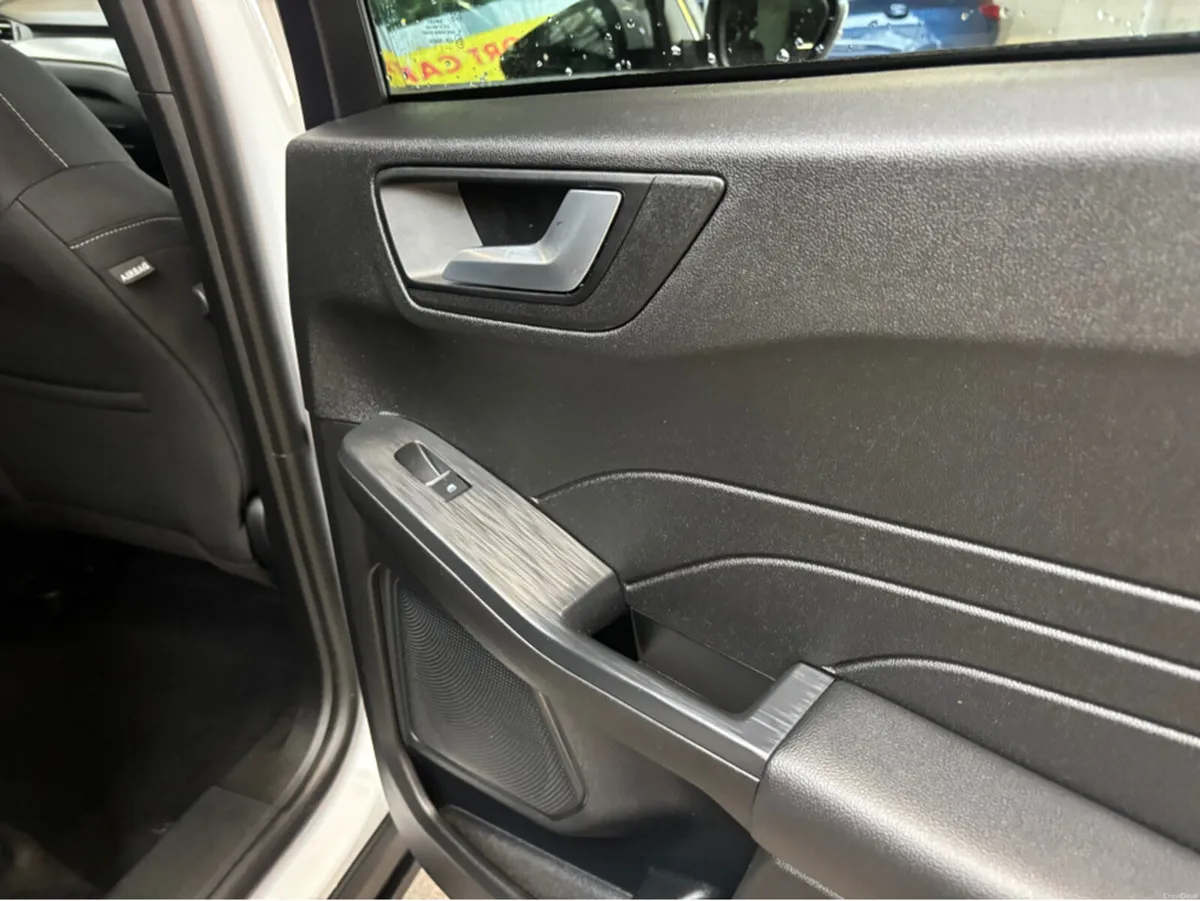 Ford Kuga TITANIUM 2.5 PHEV 225 S6.2 CT 4DR - Image 6